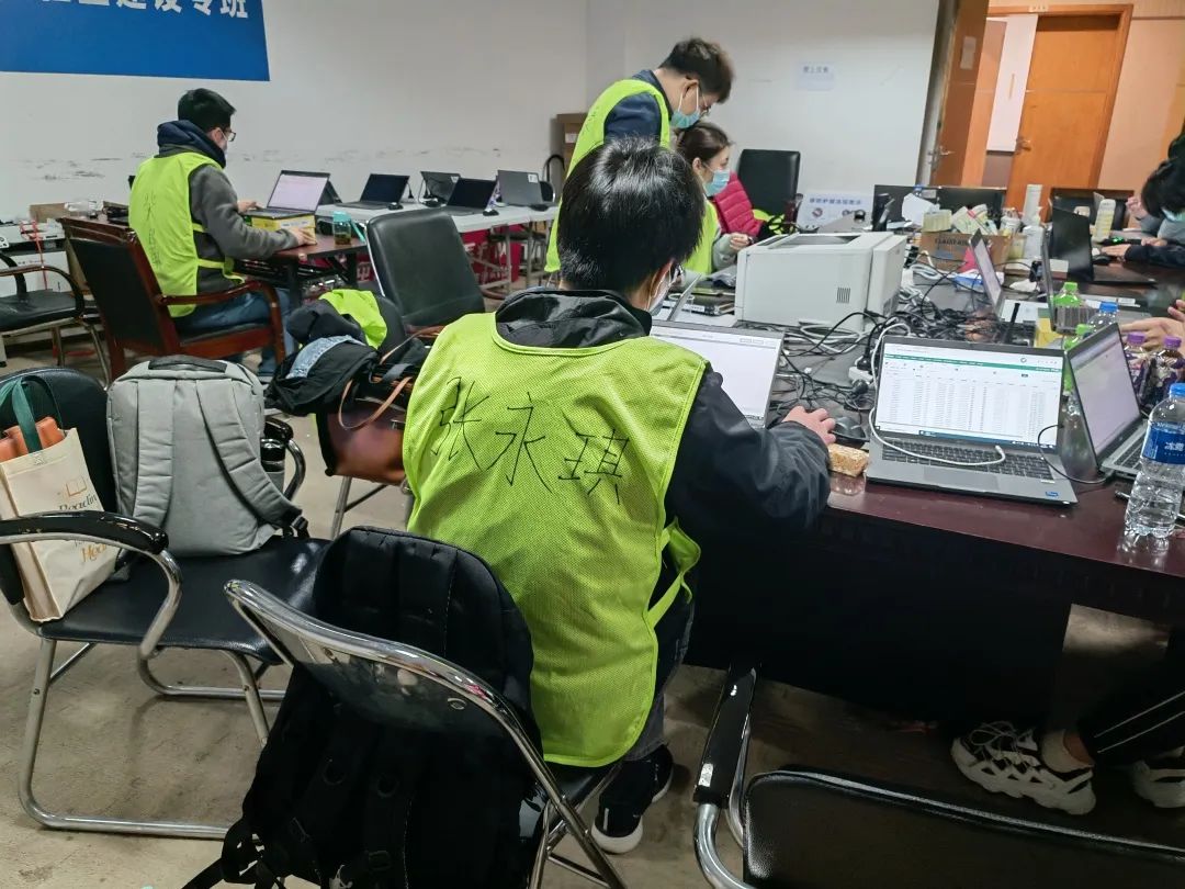 1649296660910035649.jpg 640 (14).jpg